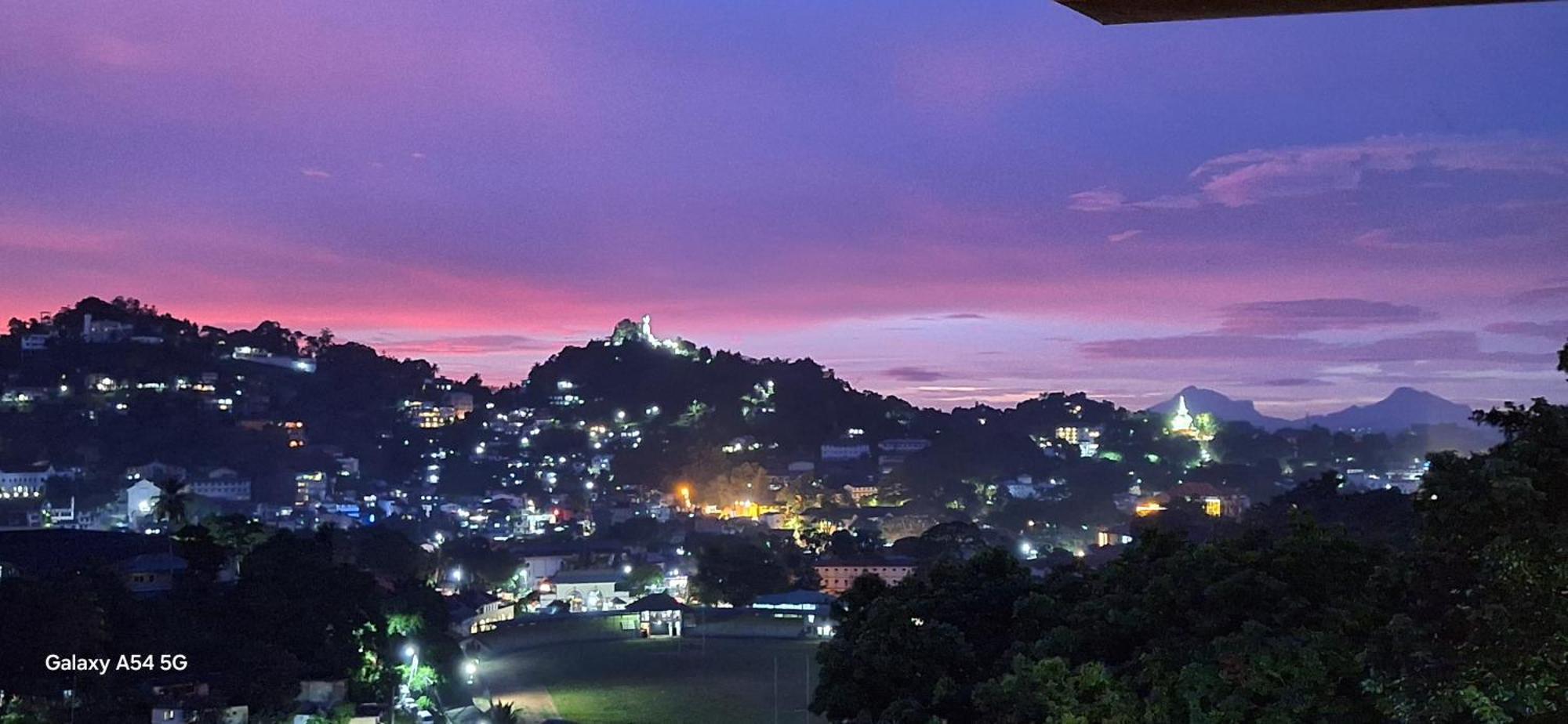 Jaye'S Homestay Kandy Kültér fotó
